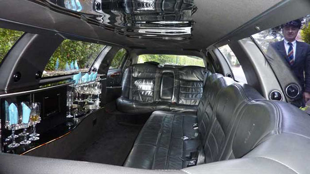 Lincoln USA 30ft Stretched Limousine