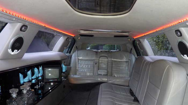 Lincoln USA 30ft Stretched Limousine