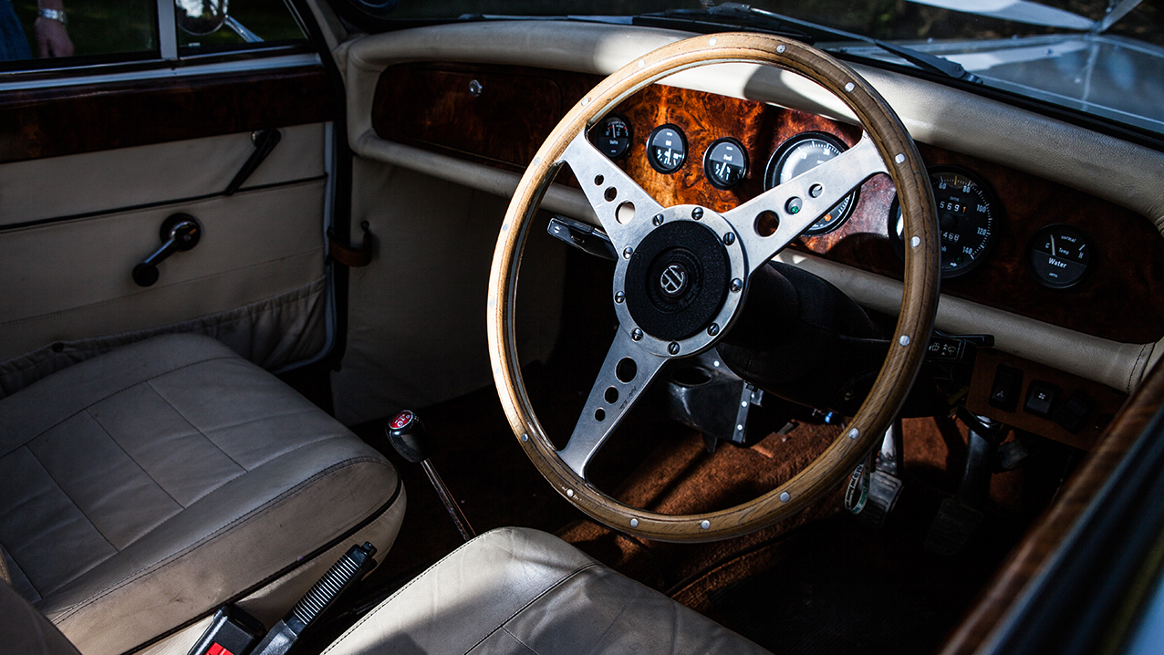 Beauford Convertible