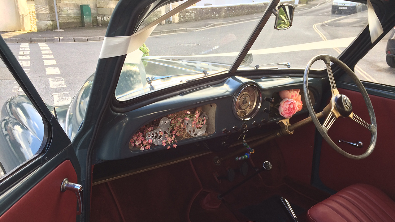 Morris Minor Saloon