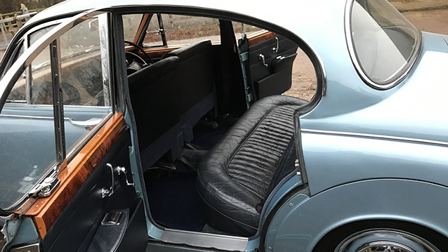 Daimler 250 V8