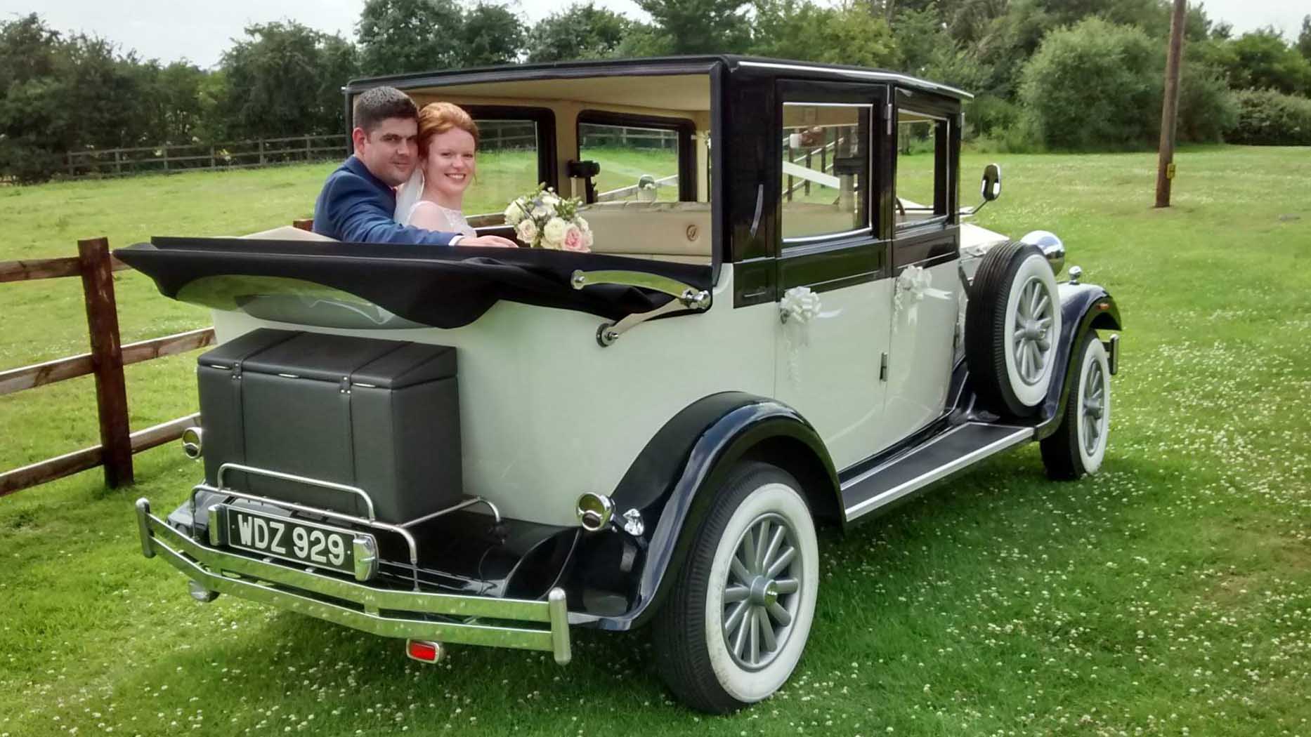 Vintage Convertible Ivory Imperial Wedding Car Hire in Oxford, Oxfordshire