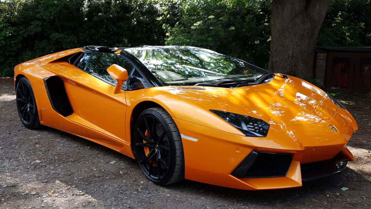 Lamborghini Aventador V12 wedding car for hire in North London