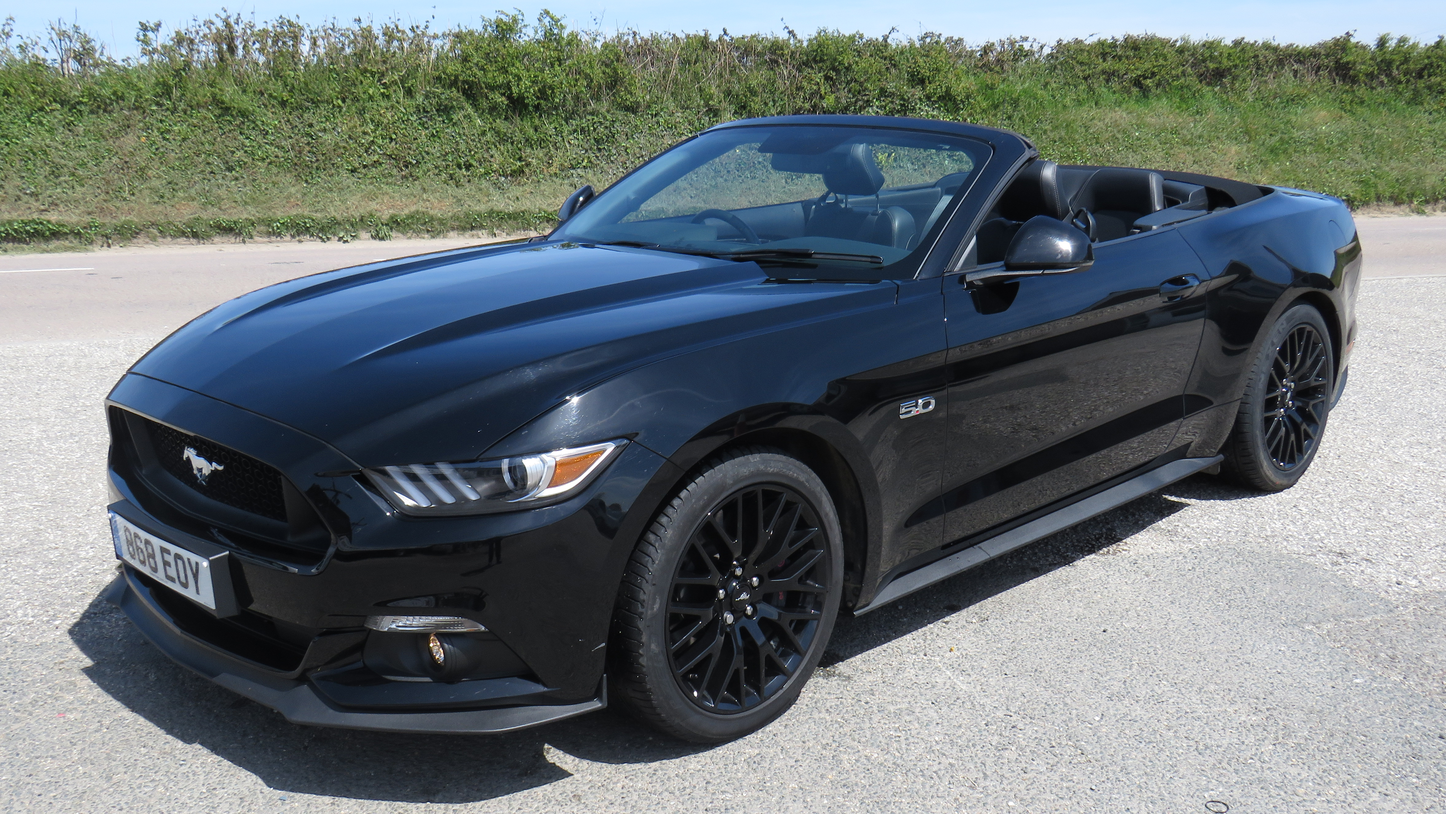 Ford Mustang 5.0L V8 GT Convertible wedding car for hire in Newquay, Cornwall