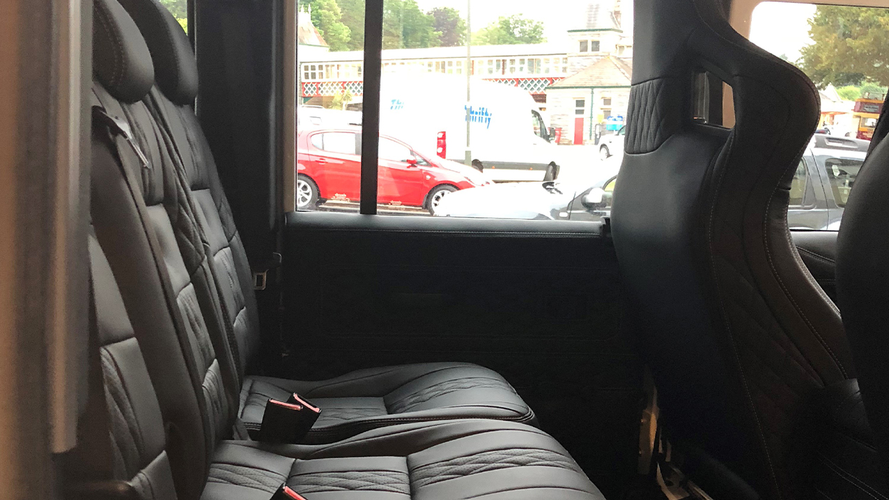 Land Rover Defender 110