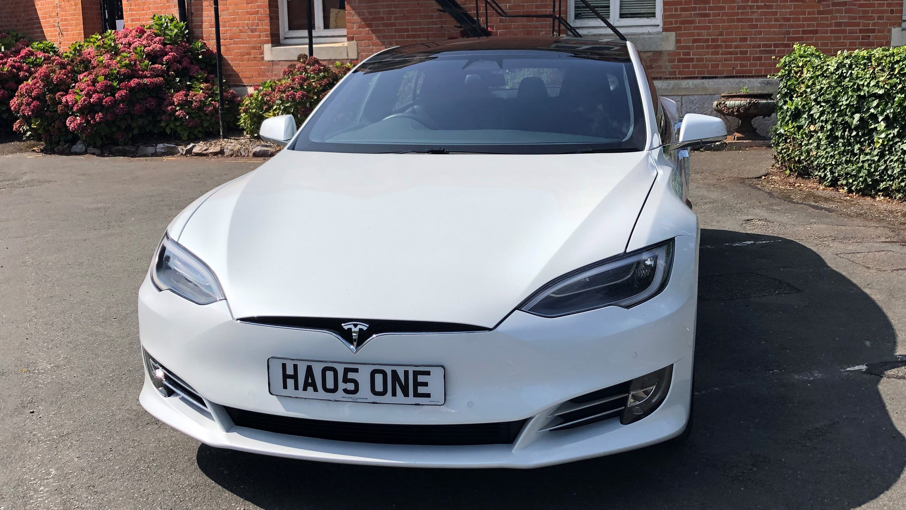 Tesla 'S'