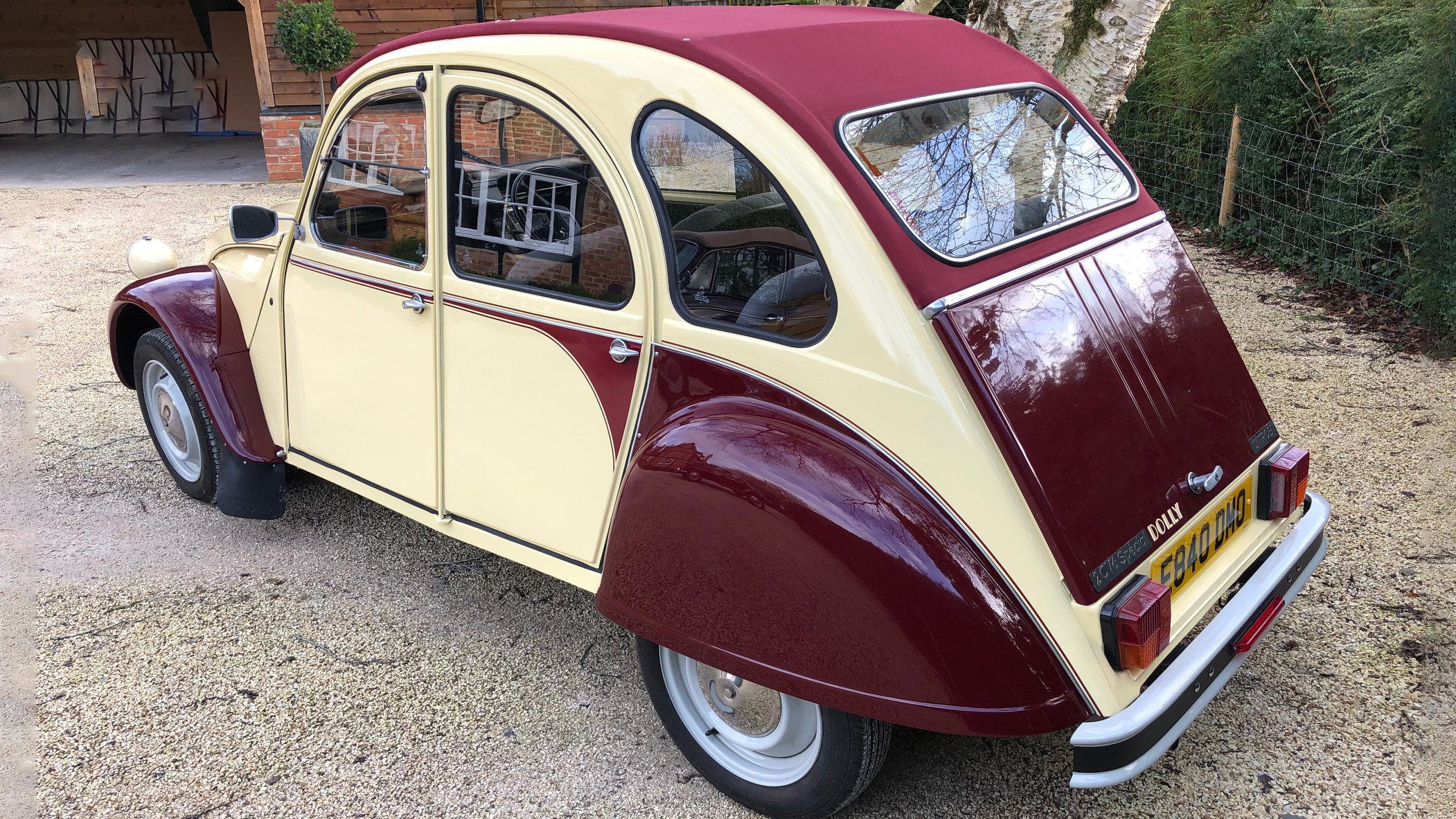Classic French 2CV Convertible Wedding Car Hire Oxfordshire