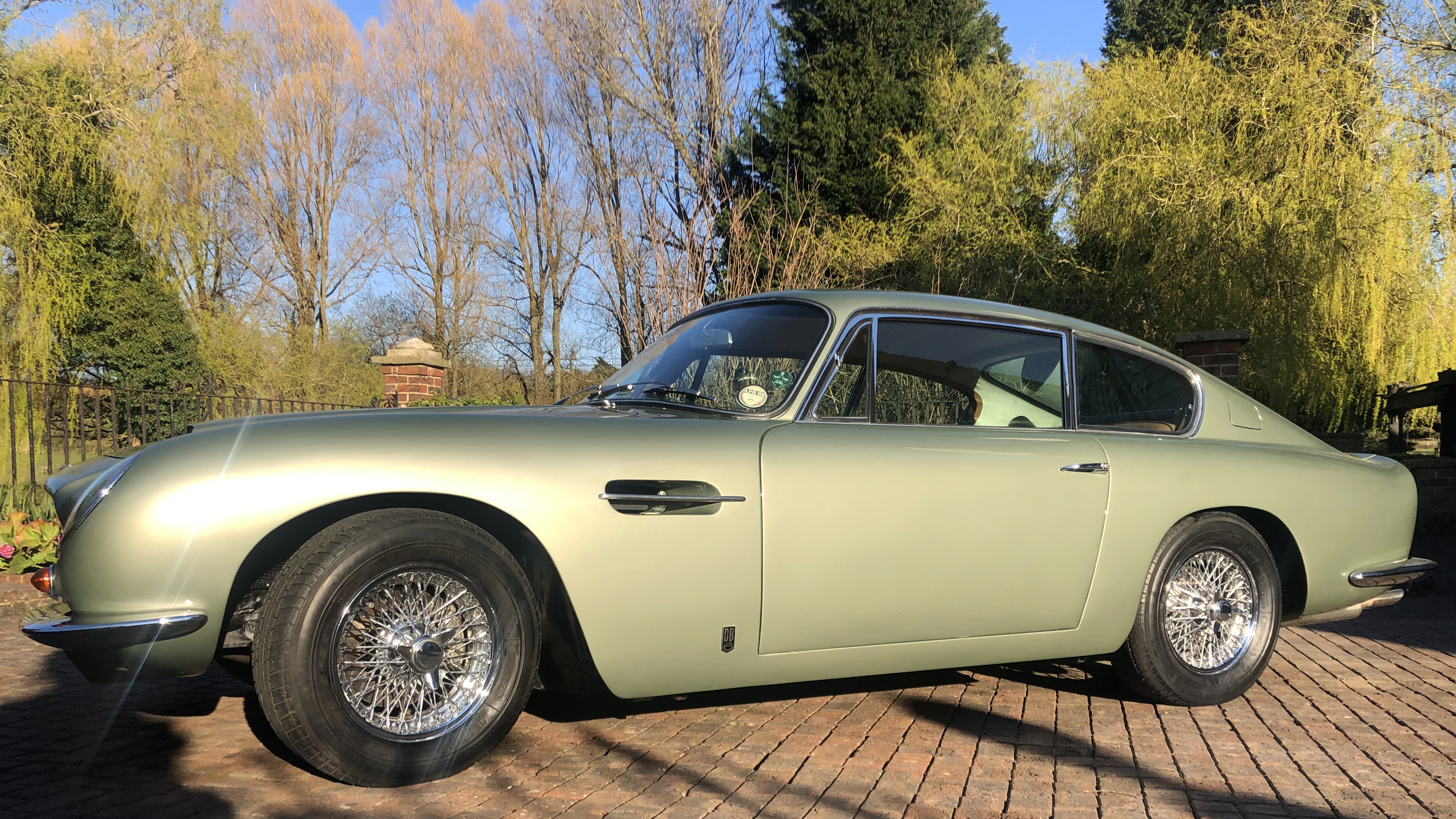 Aston Martin DB6