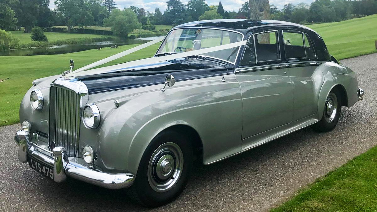 Bentley S2 wedding car for hire in Aylesbury, Buckinghamshire