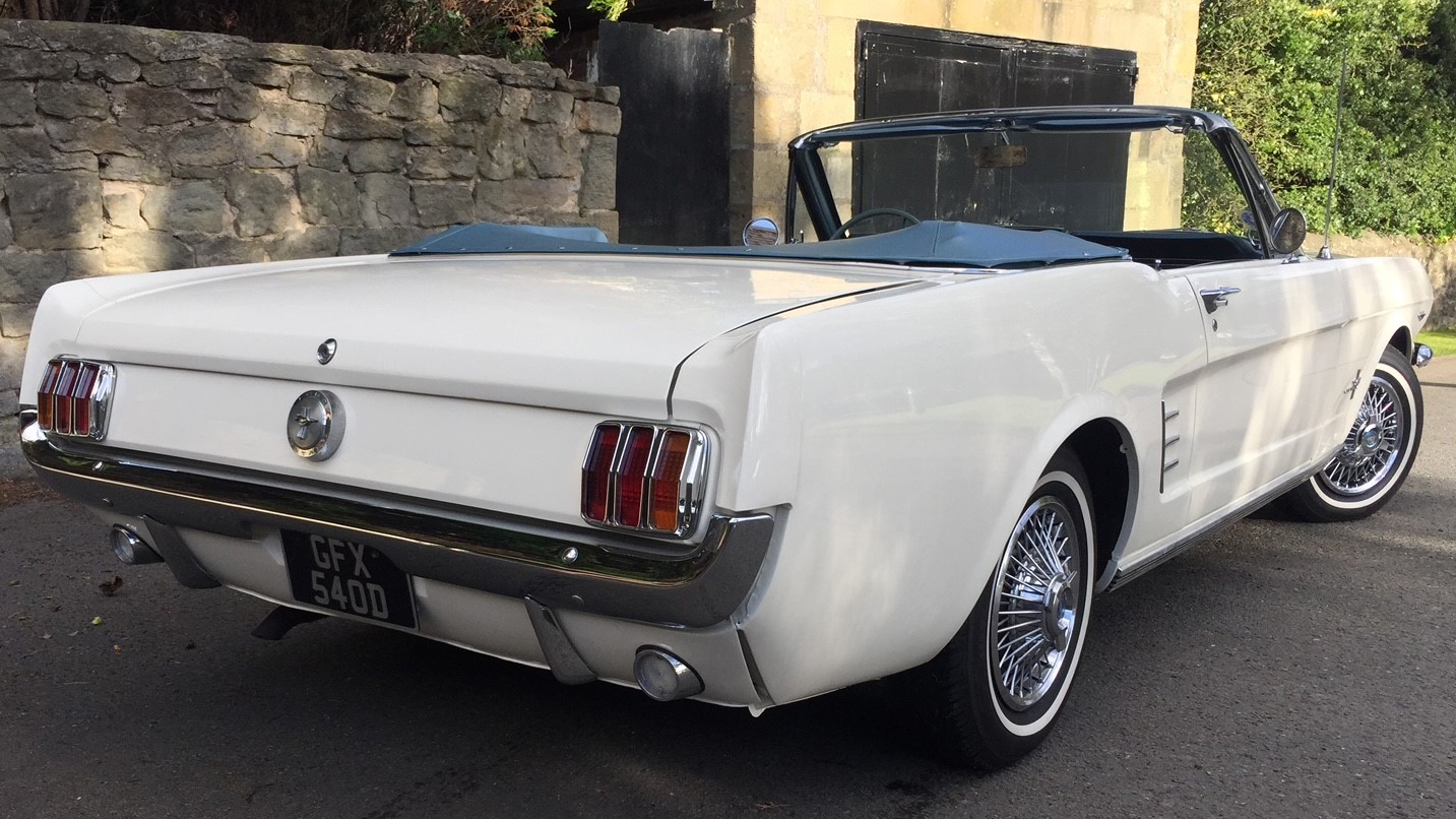 Ford Mustang Convertible V8 4.7 Litre