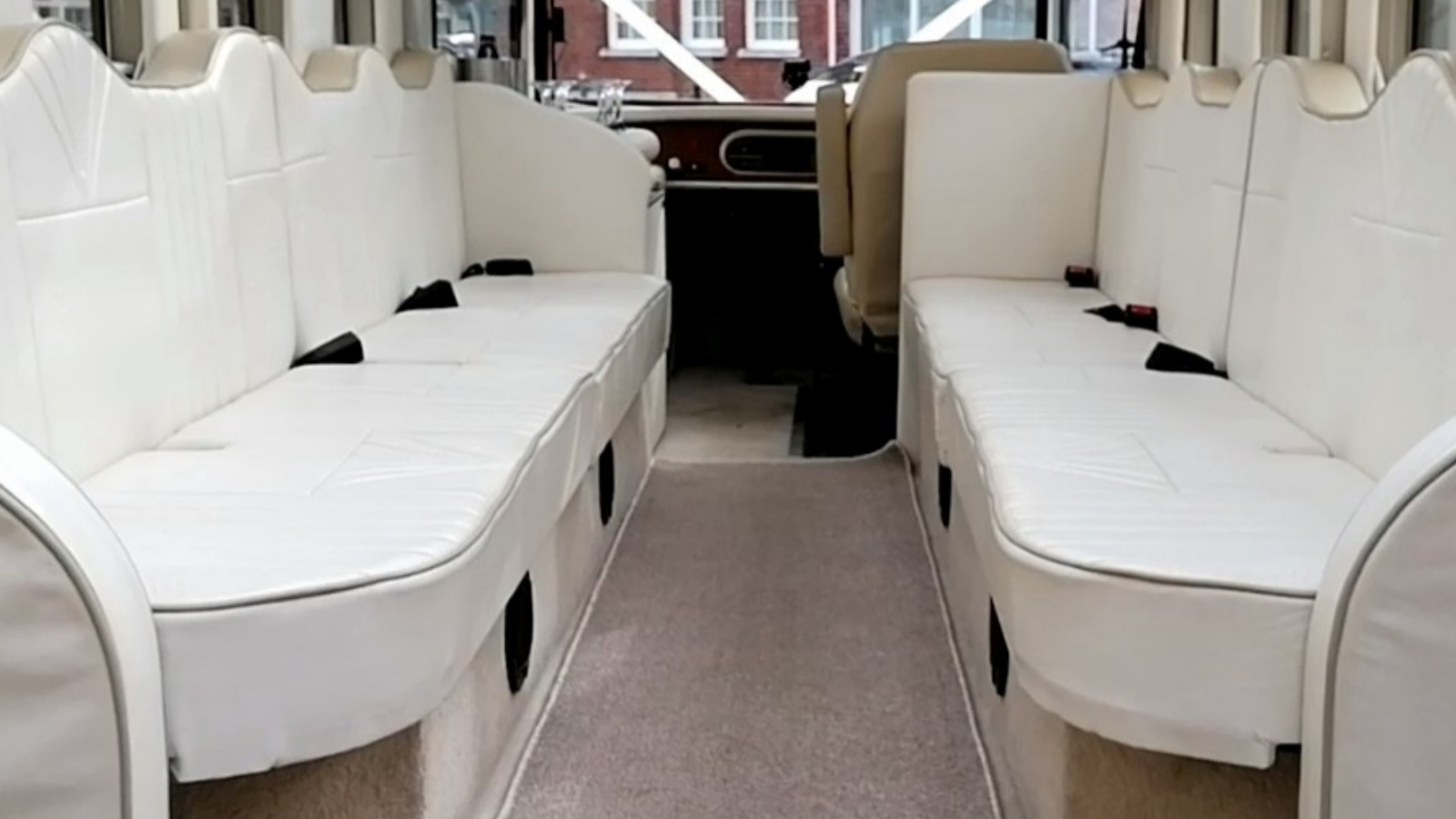 Asquith Mascot Wedding Bus