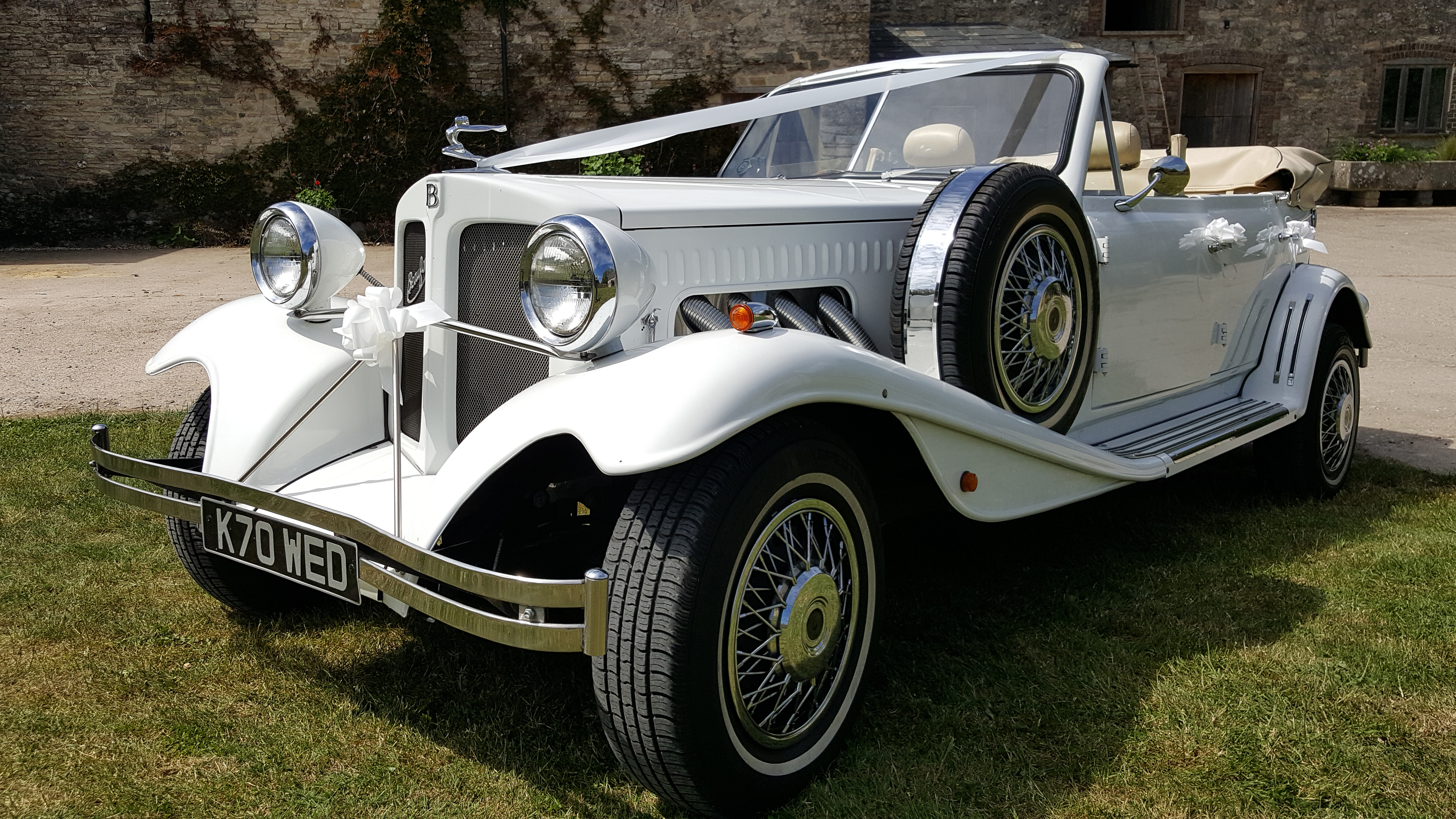 Beauford front 3/4 view with wedding ribbons