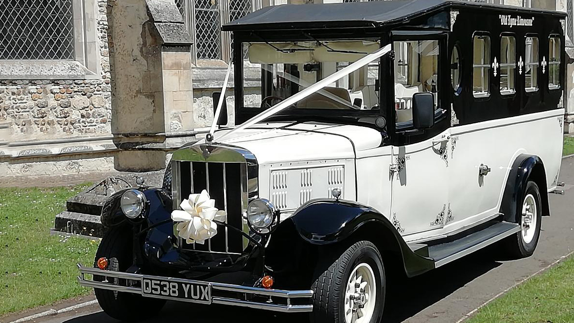 Asquith Mascot Wedding Bus