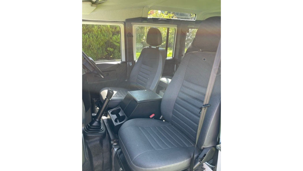 Land Rover Defender 110