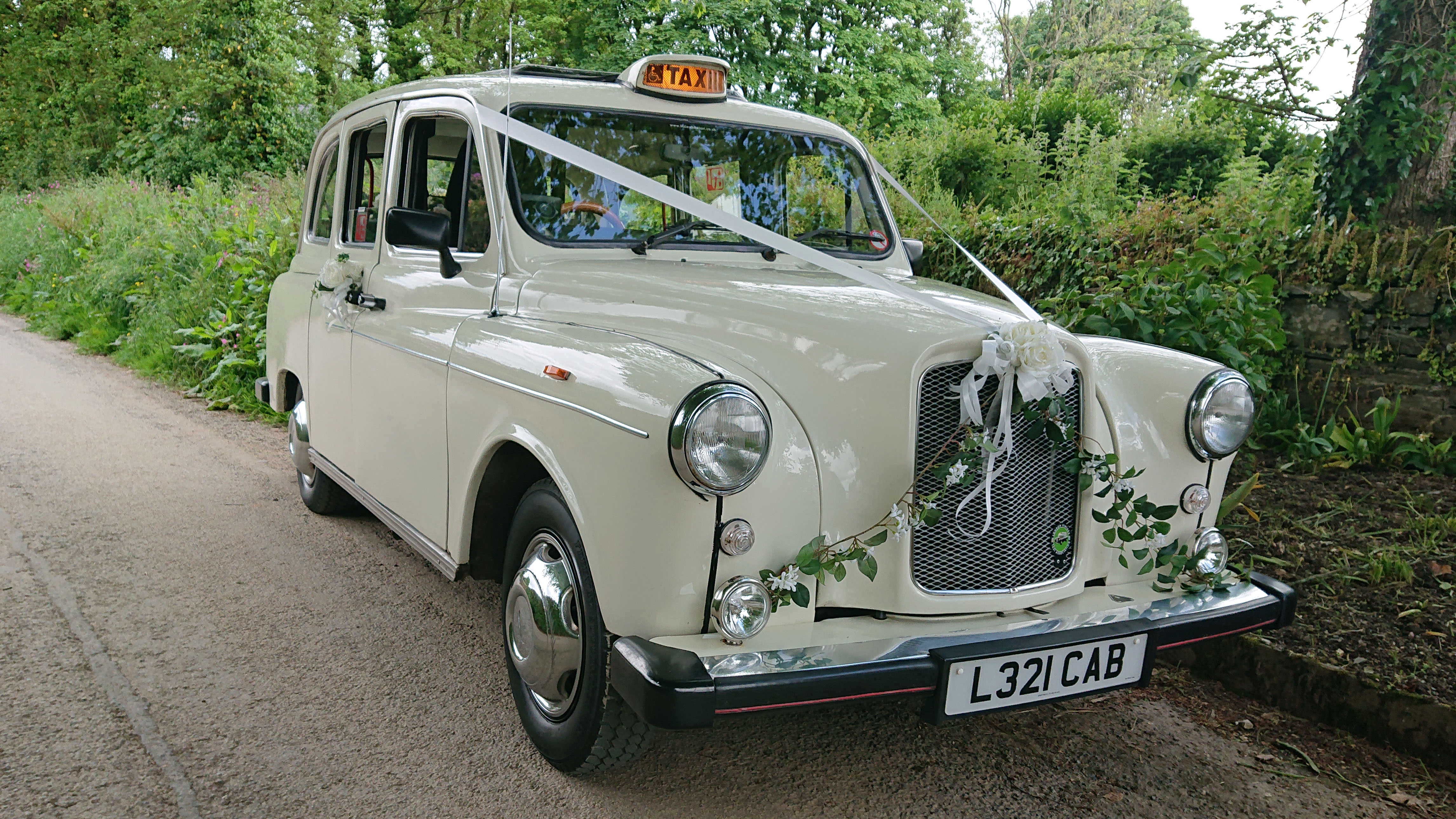 Taxi Cab wedding car for hire in Bude, Devon