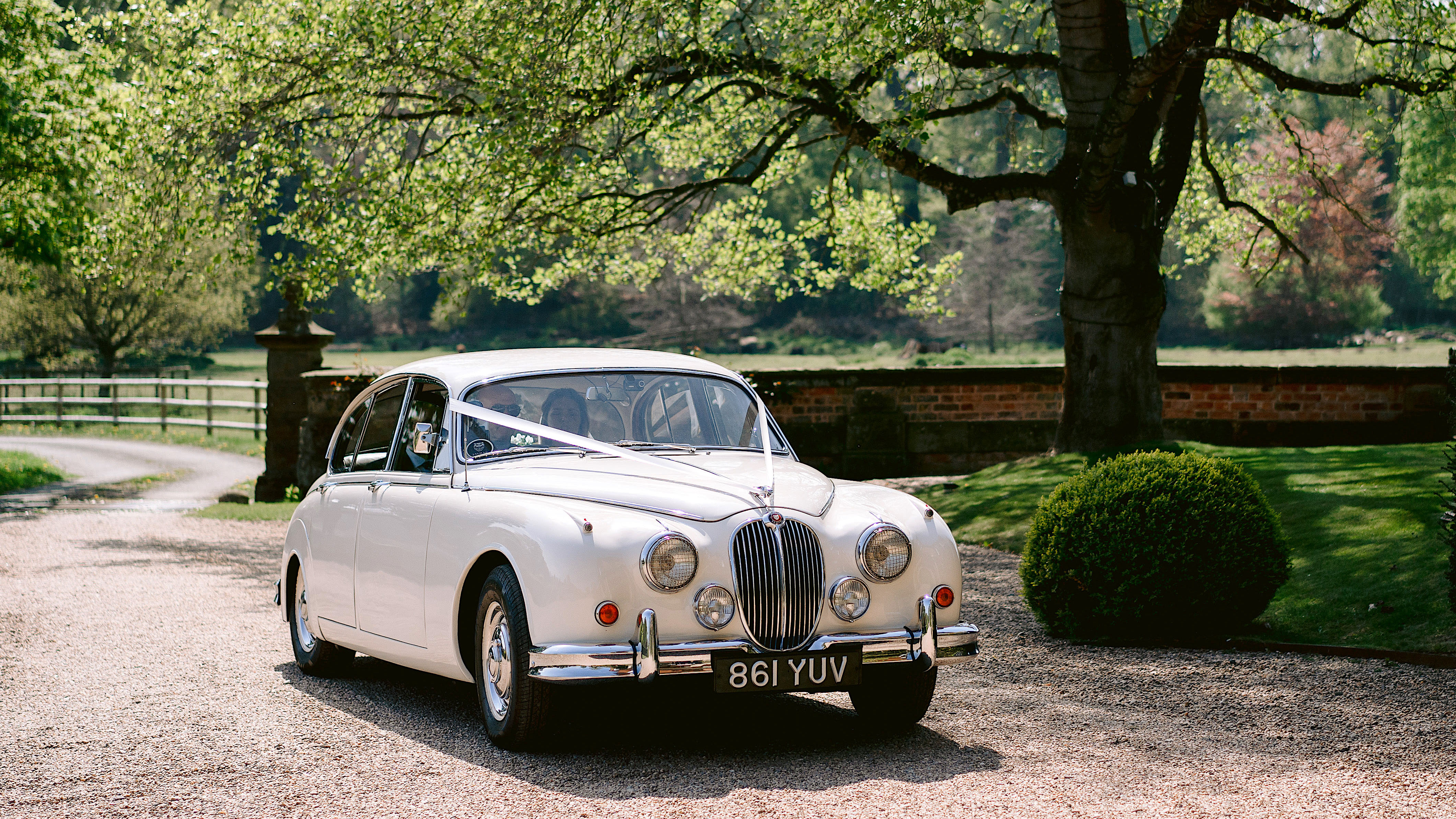 Classic Jaguar entering the Meols Hall in Southport
