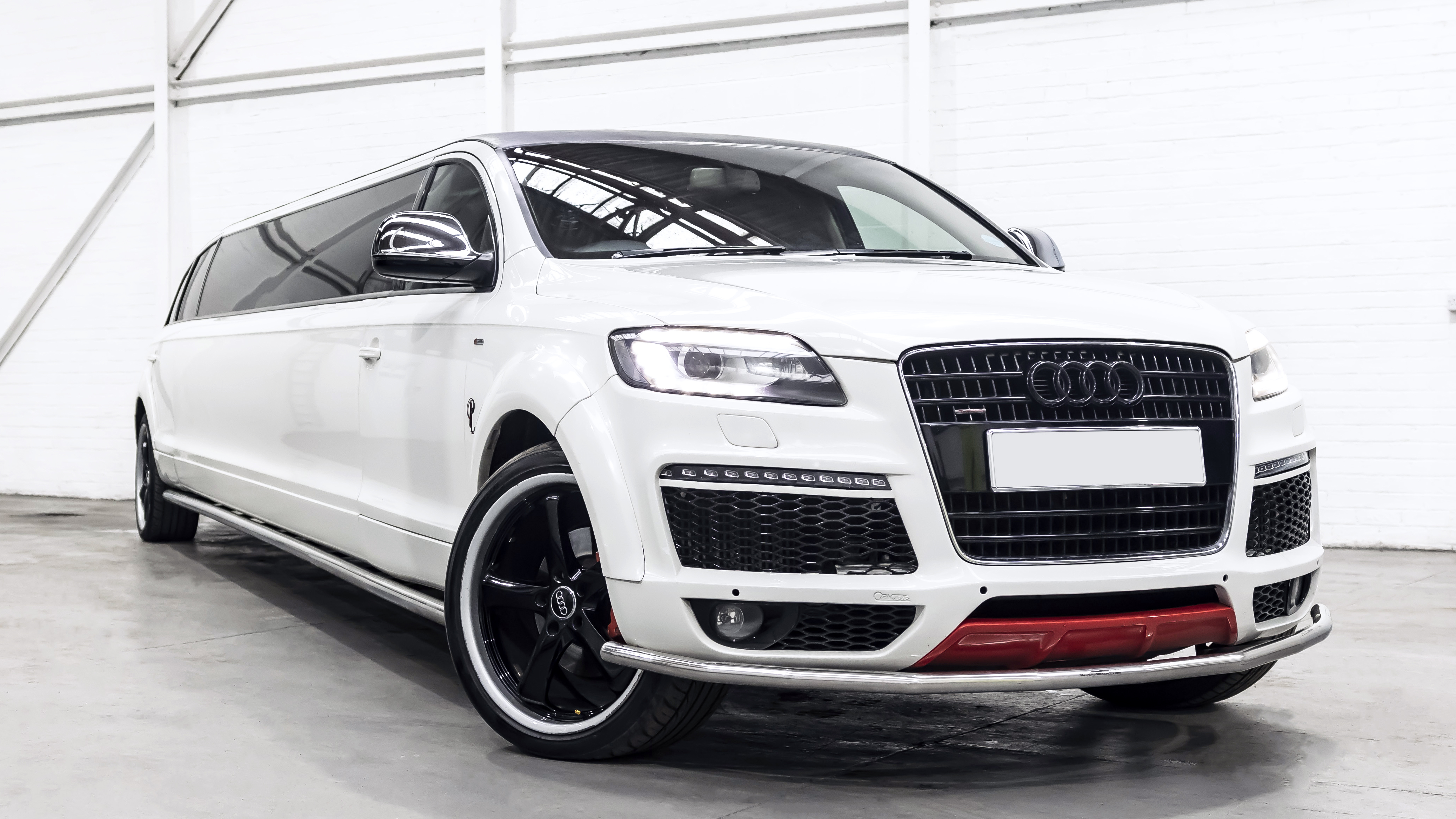 Audi Q7 Stretched Limousine