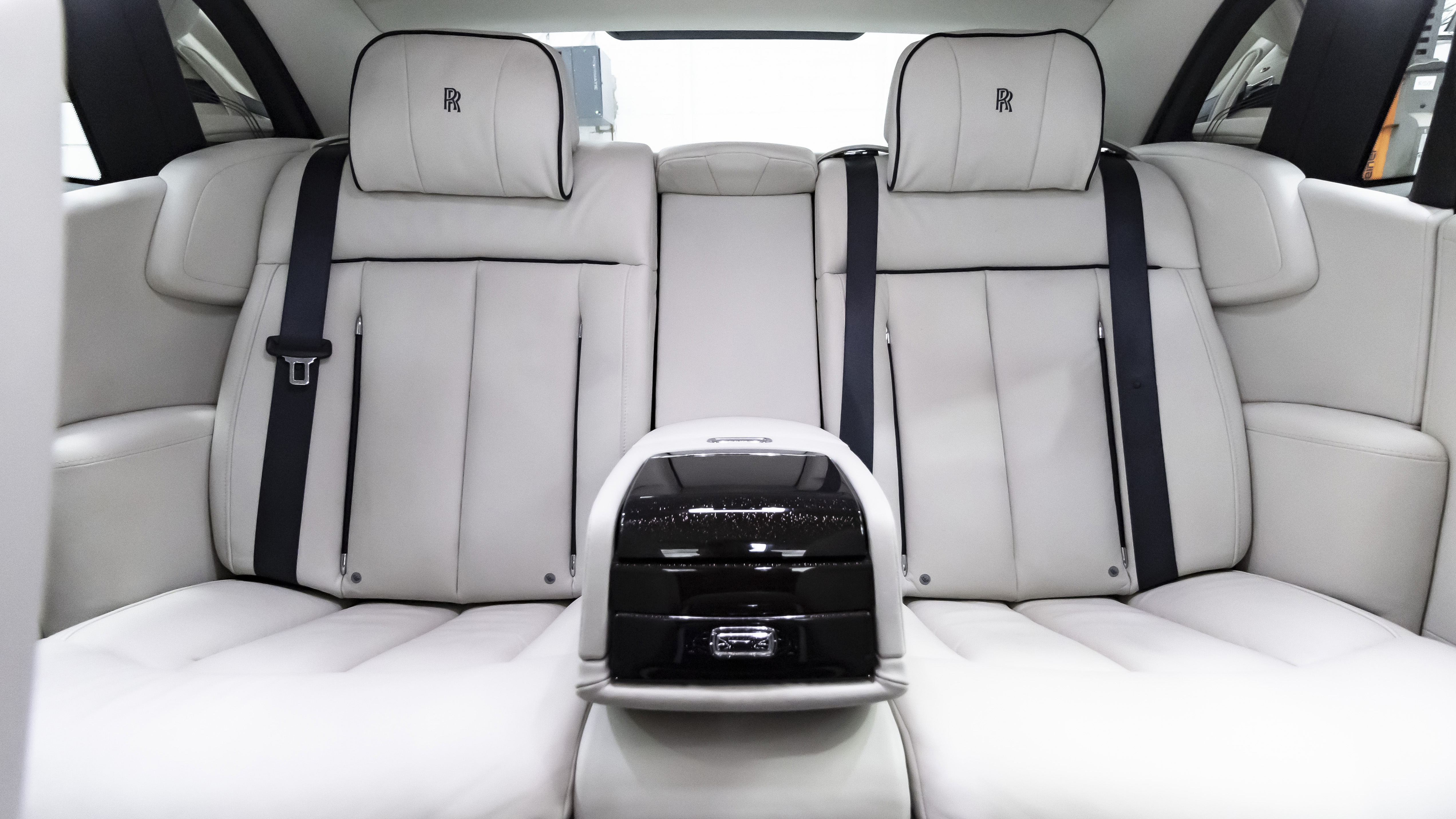 Rolls-Royce Phantom 8