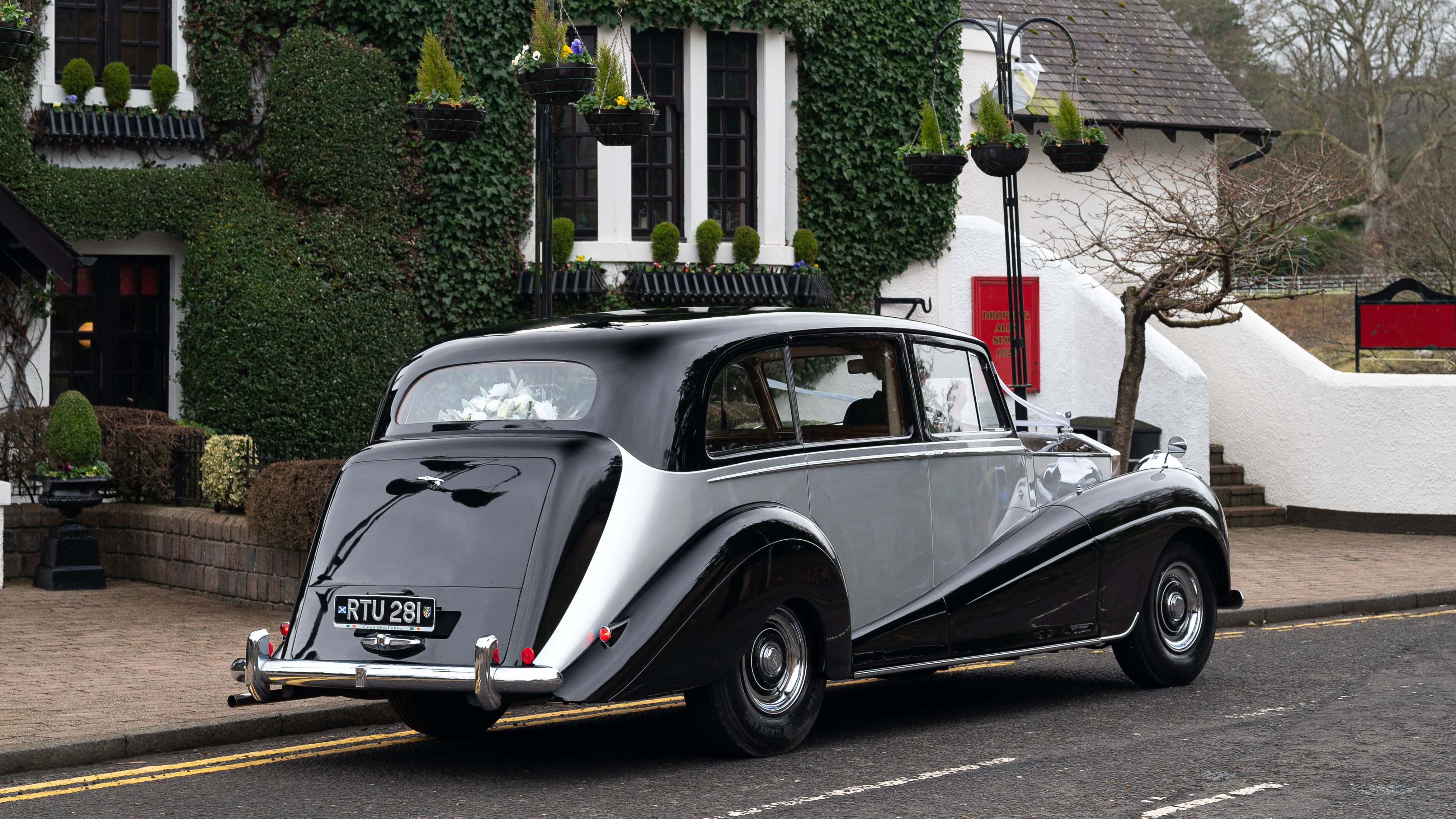 Rolls-Royce silver Wraith LWB
