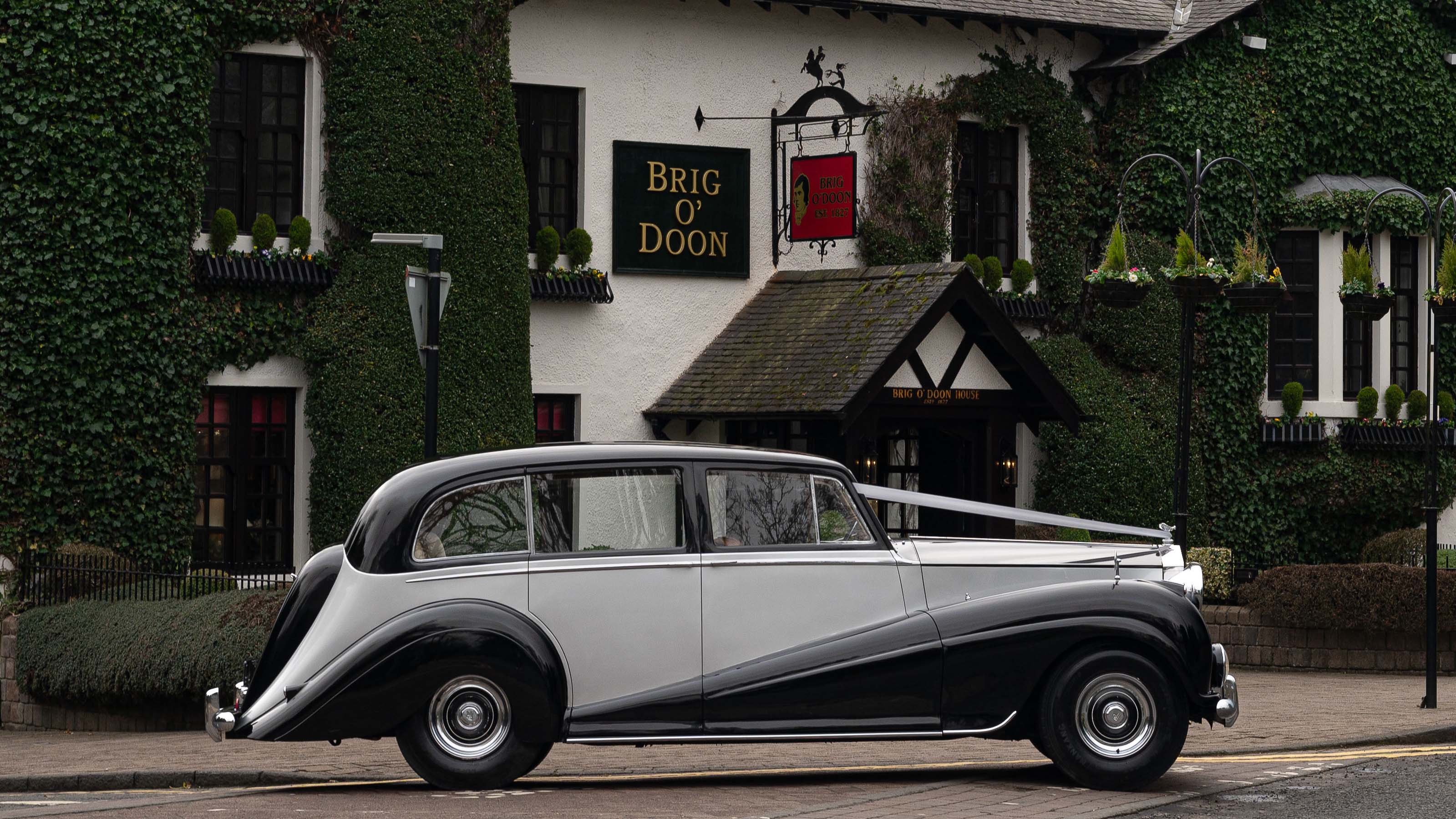 Rolls-Royce silver Wraith LWB