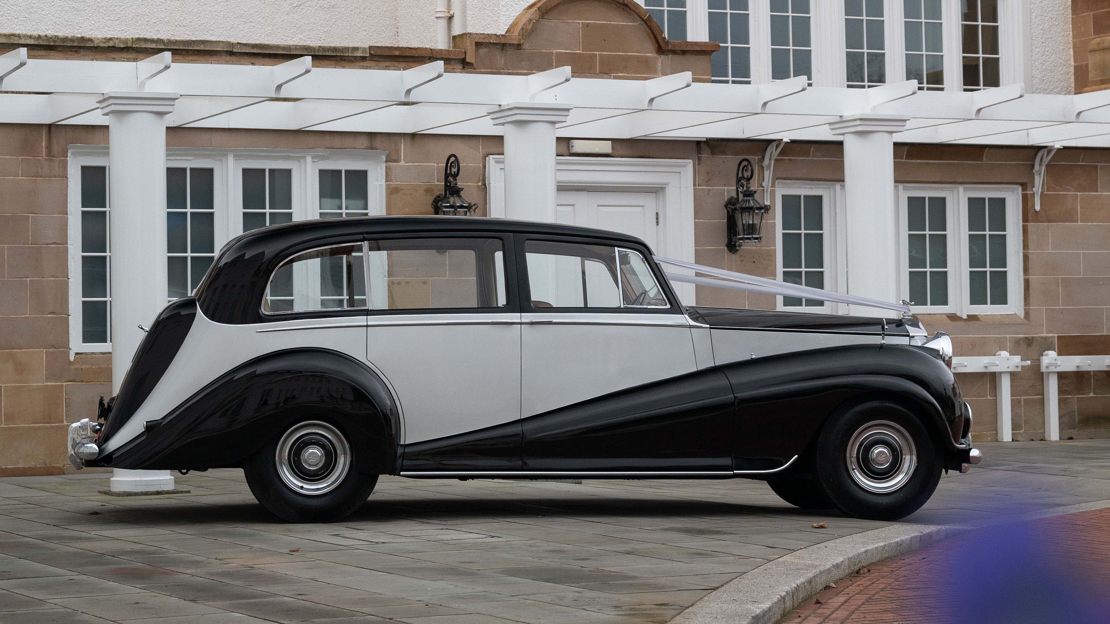 Rolls-Royce silver Wraith LWB