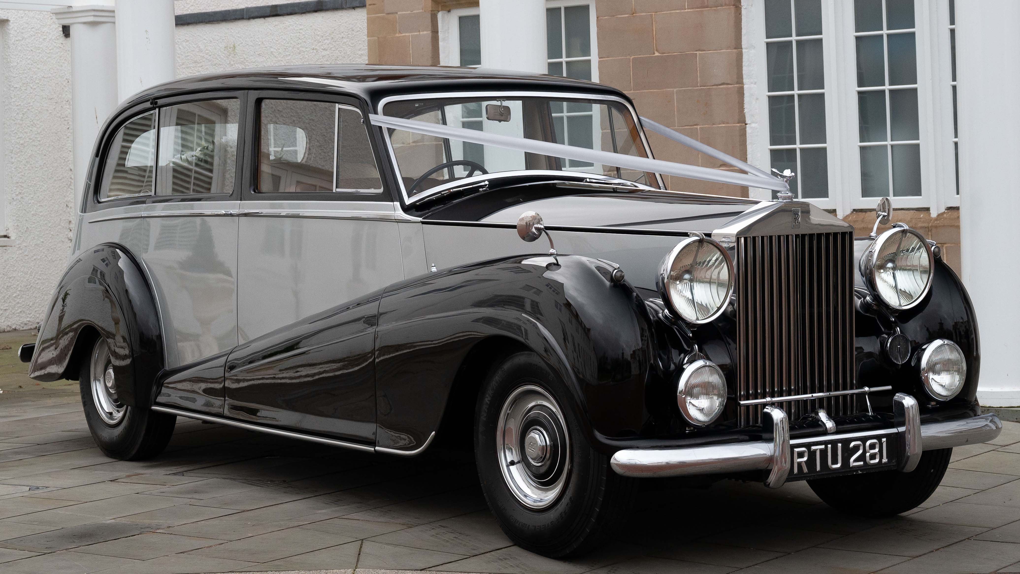Rolls-Royce silver Wraith LWB