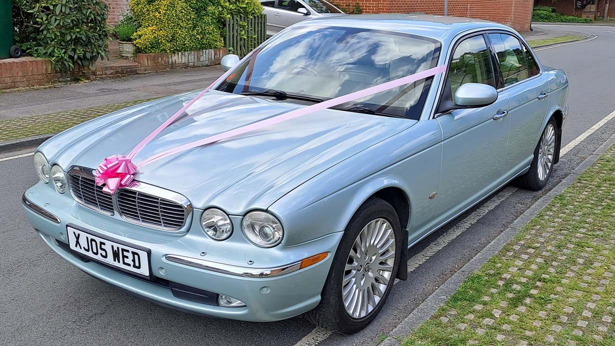 Jaguar XJ Sovereign wedding car for hire in Bedford, Bedfordshire