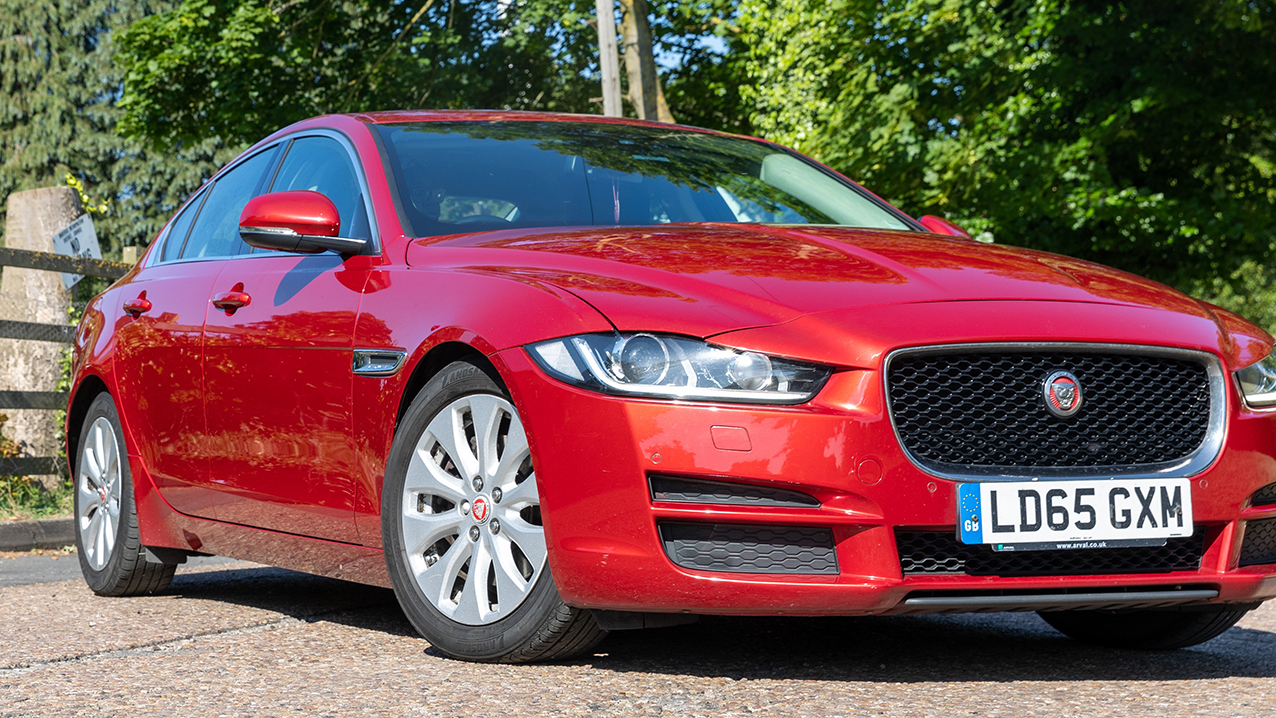 Red Jaguar XE 3/4 view without ribbons