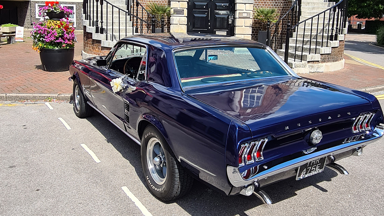Ford Mustang Coupe