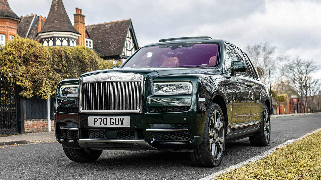 Rolls-Royce Cullinan wedding car for hire in East London