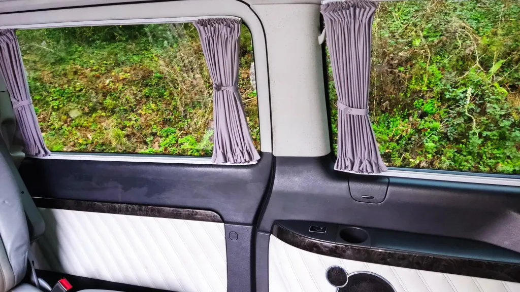 rear interior Mercedes Viano