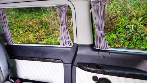 rear interior Mercedes Viano