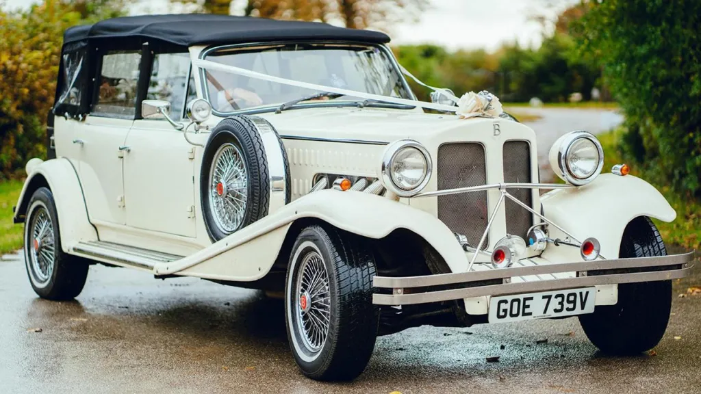 Beauford Convertible with Black roof and Ribbons