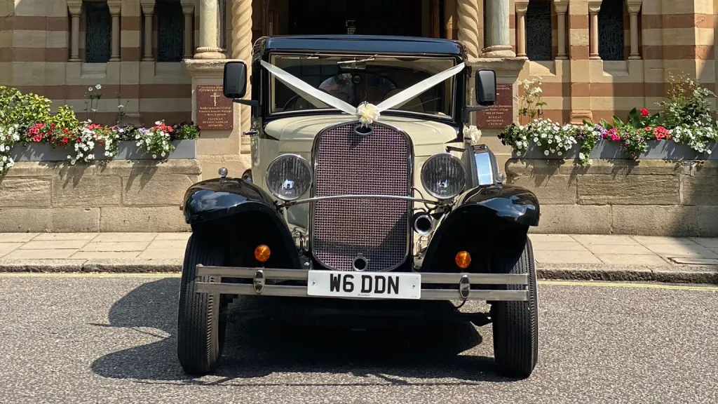 1930's vintage style Bramwith in Ivory & Black
