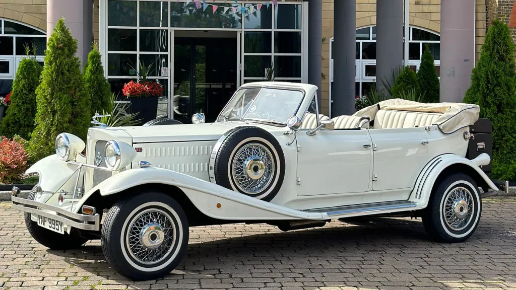 Left side view of Convertible Beauford