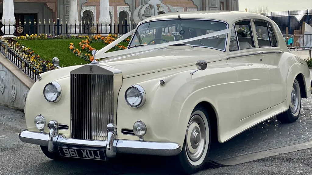 Classic rolls-Royce Silver Cloud decorated with Wedding Ribbons