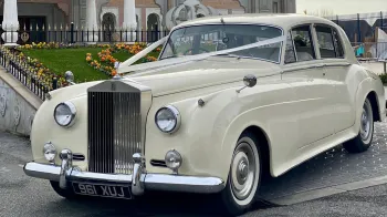 Classic rolls-Royce Silver Cloud decorated with Wedding Ribbons