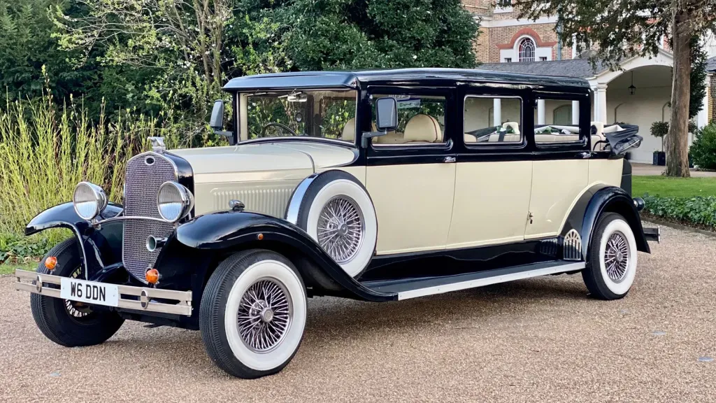 1930's vintage style Bramwith in Ivory & Black