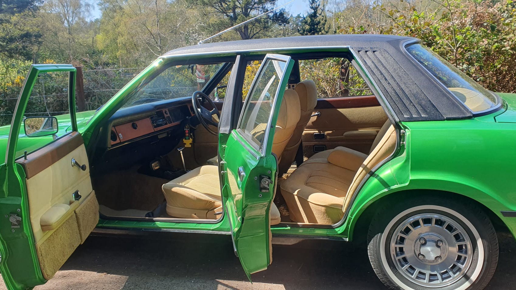 Green Ford Cortina Mk4 2.3L V6 Ghia