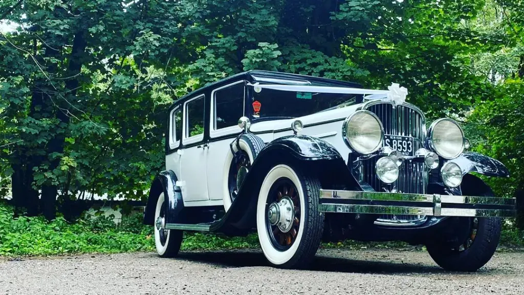 American vintage Frankling with white wall tires and white ribbons