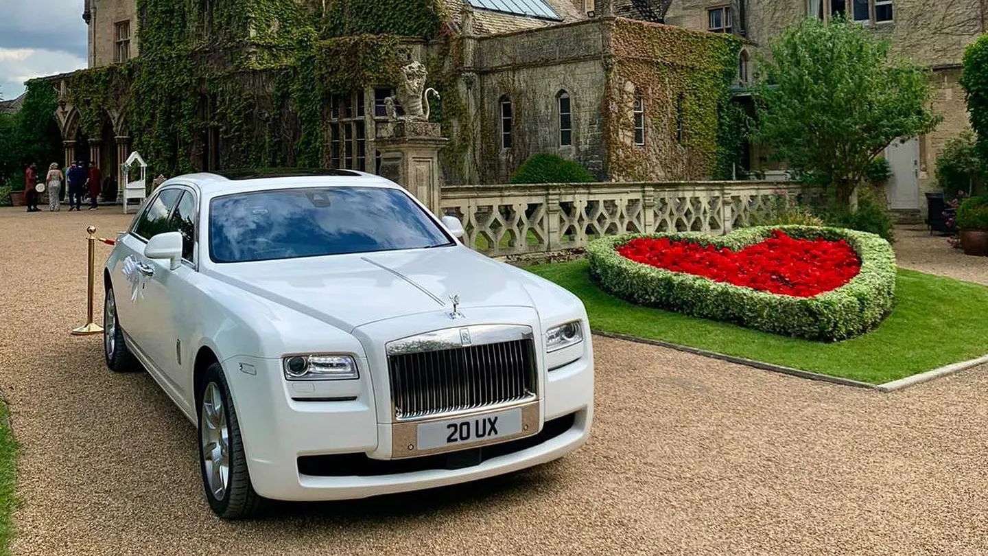 https://www.premiercarriage.co.uk/uploads/2024/12/10/white-rolls-royce-ghost-hire-birmingham-midlands.webp