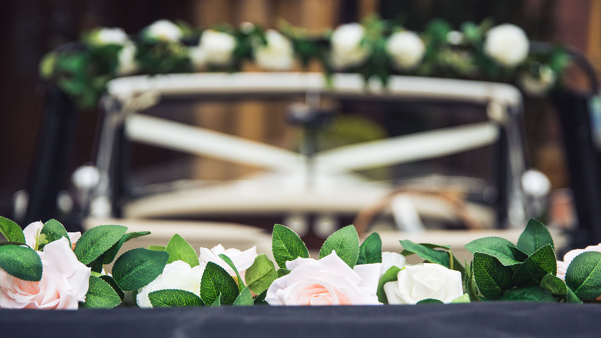 Beauford interior with floral decoration
