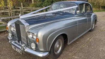 Left view of classic rolls-royce silver cloud from the top showing the two tone Blue over Silver Colour