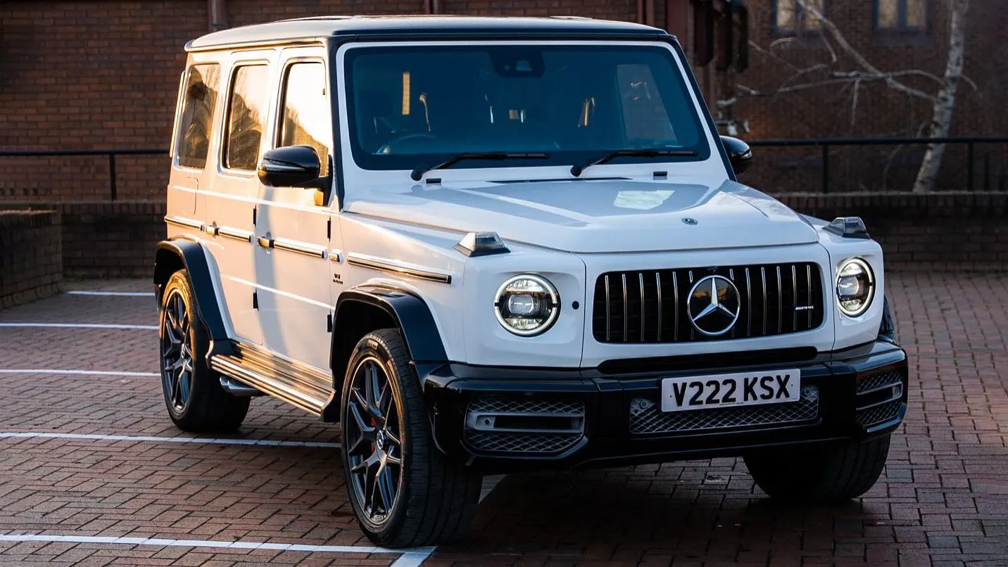 White Mercedes G-Wagon with black bumpers