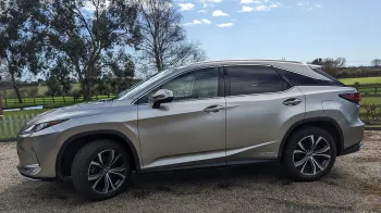 Left side view Lexus 450