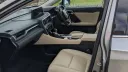 Front passenger interior seats in cream leather in Lexus 450