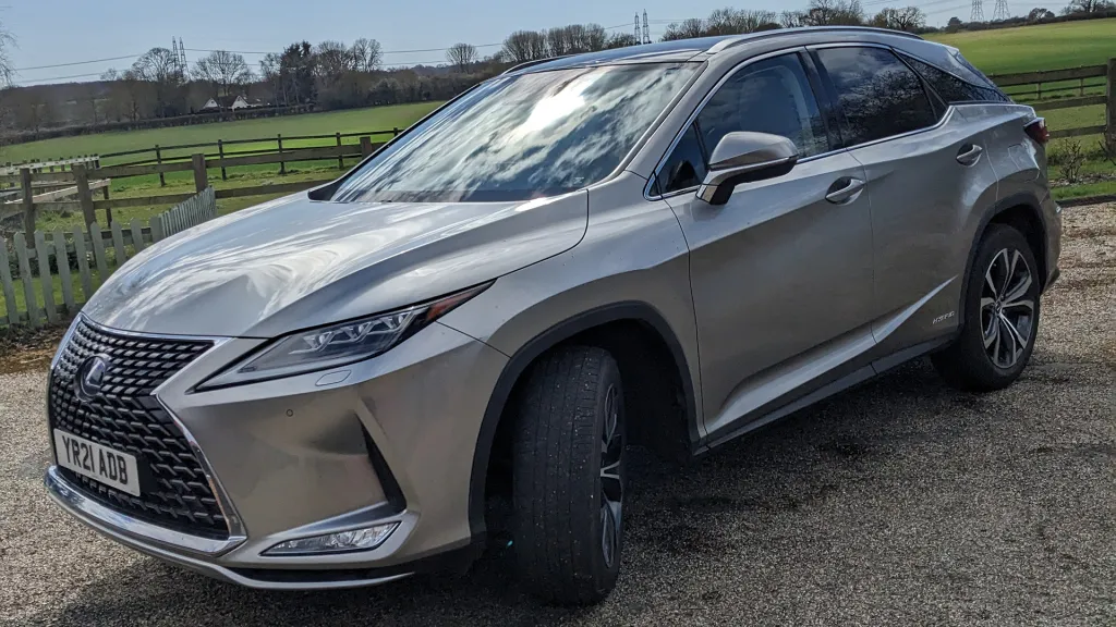 Front View Silver Lexus 450