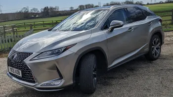 Front View Silver Lexus 450