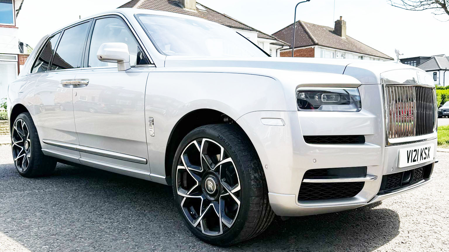 White rolls-Royce cullinan