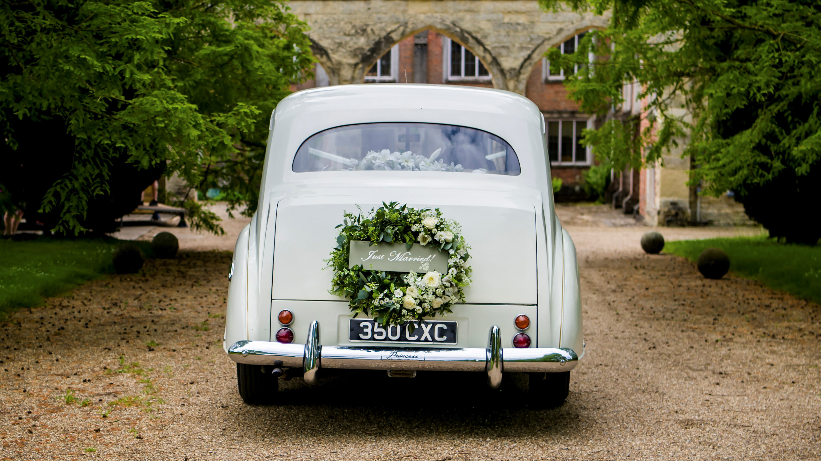 The car was all we had hoped for and was beautiful. Andrew the driver could not have been more polite and helpful. In all a great experience from the booking right through to the end. Could not recommend more highly.